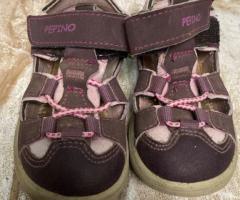 Children shoes size 24